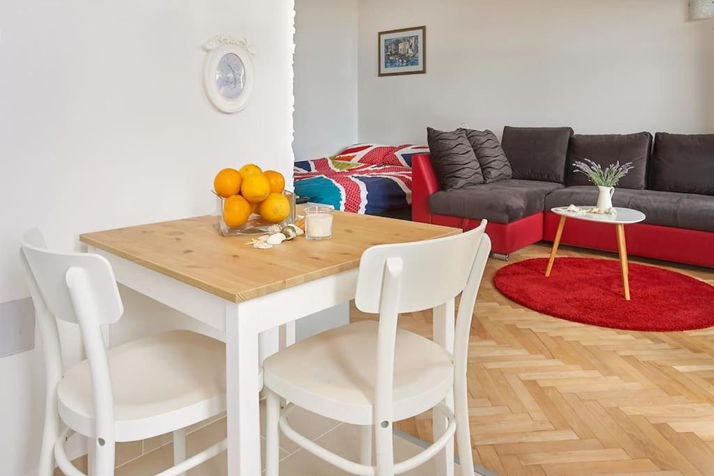 Studio Apartment One Sun ロヴラン エクステリア 写真